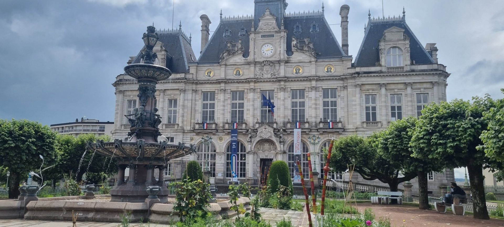 De verrassingen van Limoges en omgeving: de camping en het stadhuis